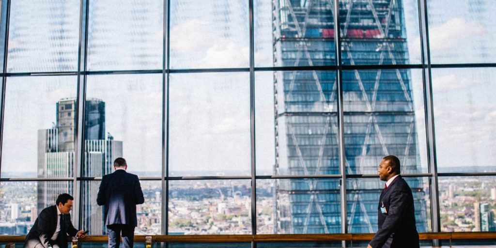 This article profiles Thrive Capital — the New York venture firm founded by Joshua Kushner in 2009 — and explains why its concentrated, high-conviction approach...