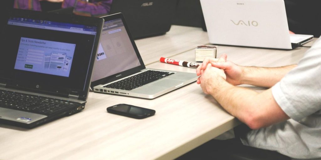 This article explains why specialized remote research and chat roles are expanding rapidly as AI adoption grows, and how companies and jobseekers should respond...