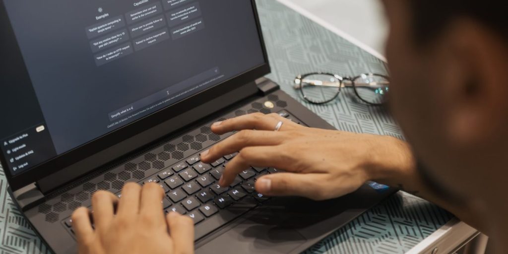 This article explains why modern platform tooling — exemplified by Lightning AI — matters for both investors and founders in 2026, and how these tools change th...