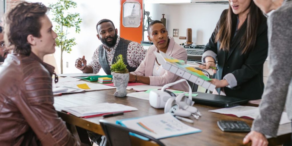 This guide explains how angel investors fuel early-stage startups in 2026 and gives founders practical steps to find, evaluate, and close seed-stage funding. It...